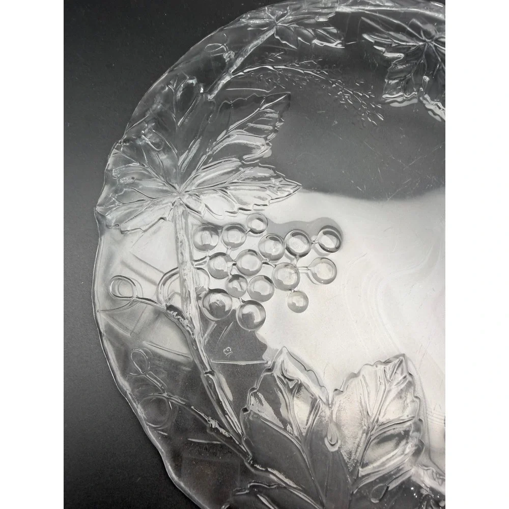 Vintage Clear‎ Pressed Glass Grape and Leaf Serving Platter Scalloped Rim 10.5in